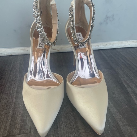 Badgley Mischka 9.5 Ivory Heels - Picture 1 of 5
